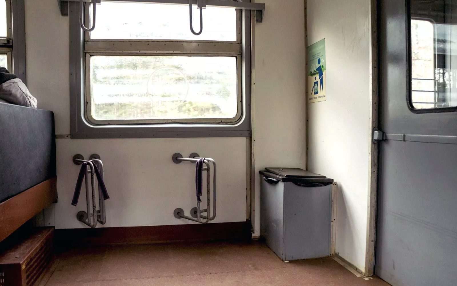 (3) - Внешний вид и состояние «старого» моторвагонного подвижного состава на примере электропоездов ЭР9